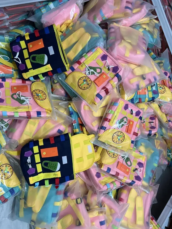 Neues Design Montessori Busy Board Bag für Jungen & Mädchen Geschenke Sensorisches Spielzeug für Kleinkinder 1-3 Autismus Lernspiel zeug Rucksack