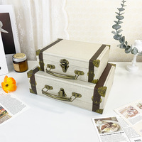 Boîte-cadeau de valise à montage automatique en papier d'art ondulé recyclé au design personnalisé