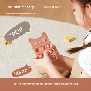 <span class=keywords><strong>Mordedor</strong></span> para Bebés de Silicona Suave de Grado Alimenticio con Diseño de Oso - Ejercicio para Dedos y Botón Masticable para 0-24 Meses - Product Image 2