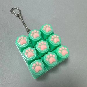 Porte-clés Clavier 9 Touches Anti-Stress Patte de Chat Colorée Mignonne pour Garçons et Filles – Jeu de Clavier à Bout des Doigts Anti-Stress - Product Image 5