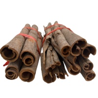 Écorces de cannelle de Ceylan, rouleaux de cannelle Laurus Cinnamomum, herbes aromatiques, bâtonnets de cannelle de Cassia chinoise, épices