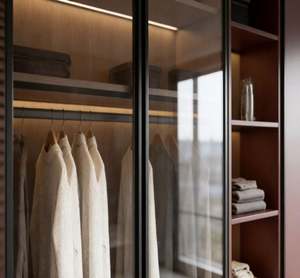 Armoire moderne BALOM sur mesure pour toute la maison |   Porte en bois massif de couleur bordeaux + verre |   Armoire de chambre à coucher haute capacité - Product Image 3