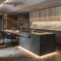 Meubles de cuisine de luxe en pierre foncée, ensemble de cuisine moderne modulaire avec table à manger intégrée