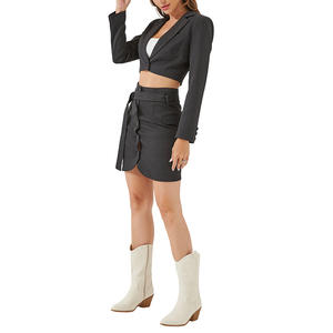 Mode personnalisée 2 pièces de couleur pure à manches longues col en V veste vert <span class=keywords><strong>gris</strong></span> ceinture tissée femmes recadrée <span class=keywords><strong>Blazer</strong></span> mini <span class=keywords><strong>jupe</strong></span> <span class=keywords><strong>ensemble</strong></span> - Product Image 4