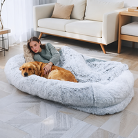 Lit pour animaux de compagnie en fausse fourrure, grand lit pour chien moelleux et duveteux avec rebord, lit orthopédique pour chien lavable en machine