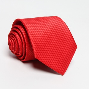 <span class=keywords><strong>Costume</strong></span> italien classique de luxe pour hommes avec <span class=keywords><strong>cravate</strong></span> à rayures noires et rouges solides Matériau en microfibre Cravates pour hommes - Product Image 2