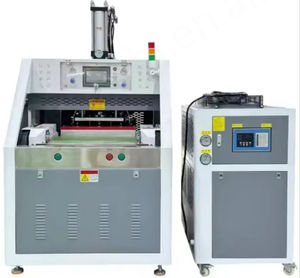 Machine de moulage automatique de blister sans couture de haute qualité réglage de vamp supérieur de chaussure semi-automatique pour chaussures décontractées moteur de haute technologie - Product Image 1