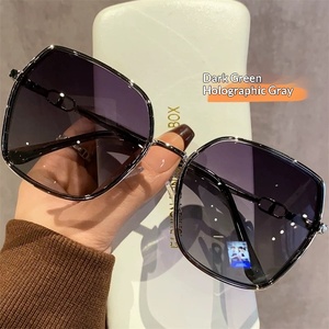 Nouvelle Collection 2026 – Lunettes de <span class=keywords><strong>Soleil</strong></span> Oversize Polarisées pour Femmes aux Visages Carrés, Design Rose Scintillant, Protection UV400, Idéales pour le Sport - Product Image 3