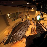 Plateforme de scène portable pour chœur, église, salle de classe, église, avec sièges, sur mesure ESI