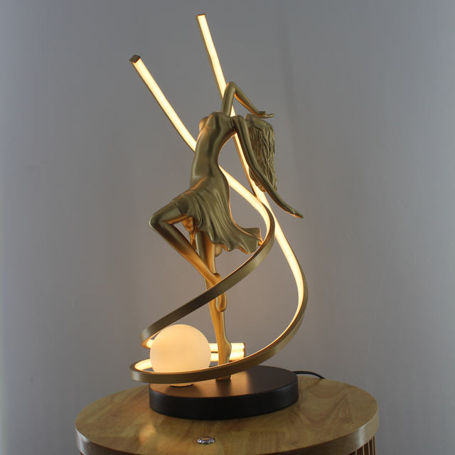 Nordic Art Table Lamp, Figure Decoration, Creative Figure Sculpture, Hotel Exhibition Hall Designer Decorative Lamp