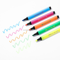 Ensemble de stylos marqueurs d'art aquarelle triangle 12 couleurs stylo aquarelle en plastique lavable et réutilisable avec pointe en feutre
