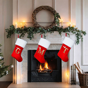 Chaussette en velours rouge <span class=keywords><strong>de</strong></span> haute qualité avec option <span class=keywords><strong>de</strong></span> personnalisation du nom - Cadeau pour maman Décoration <span class=keywords><strong>de</strong></span> <span class=keywords><strong>Noël</strong></span> - Product Image 3