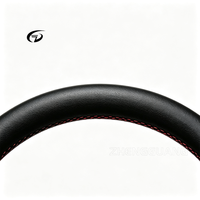 Volant en cuir avec surpiqûres rouges GR, compatible avec Hilux Fortuner LC79. Peut être personnalisé