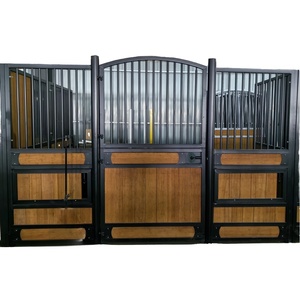 Venta de establos de caballos modulares de metal prefabricados, puesto de caballos de estilo europeo portátil personalizado de 14 pies con techo Cavalli - Product Image 6