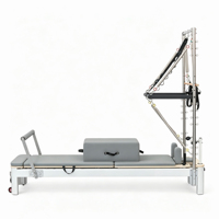 Reformer Pilates Semi-Haut en Alliage d'Aluminium avec Roues Mobiles, Revêtement en Cuir Microfibre Résistant à l'Usure et Ressorts Coréens