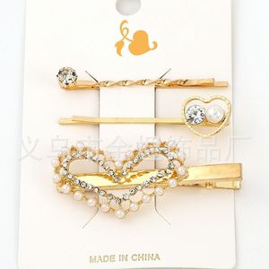 Juego de pinzas para el cabello con forma de corazón y diamantes de imitación, pinza lateral de aleación dorada, accesorio para el cabello de uso diario, primavera 2023 - Product Image 4