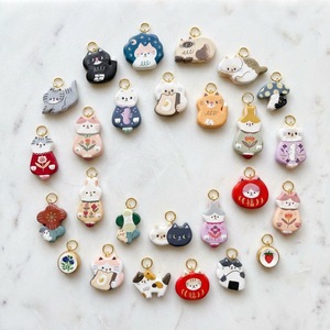 Série d'animaux mignons nordiques, pendentif tricolore à face noire, collier DIY, électroplaqué sous vide dans un four pour la coloration - Product Image 5