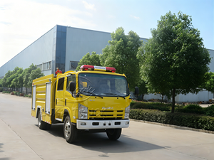 Camions de pompiers 4T de la station de pompiers communautaire, intervention rapide, camion de pompiers à mousse Isuzu à vendre - Product Image 2