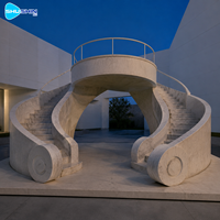 Escalier en marbre avec rampes, marches doublement courbées, balustrade sculptée à la main pour villa, hôtel, jardin, lieu de mariage, décoration d'entrée