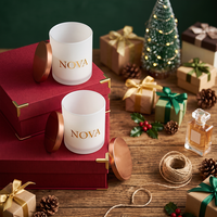 Vente en gros de pots à bougies en verre de luxe pour Noël, 8 oz, 10 oz, 14 oz, avec couvercle et boîte cadeau, décoration de Noël, logo personnalisé, directement de l'usine