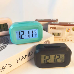 Mini Reloj Despertador Digital de Escritorio, con Batería, Pantalla LCD con Retroiluminación, Temperatura Inteligente, Calendario, Temporizador, para Estudiantes y Dormitorios - Product Image 4