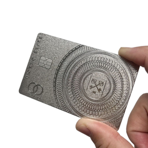 บัตรเครดิตโลหะ JPM <span class=keywords><strong>Platinum</strong></span> คุณภาพดีที่สุด บัตรวีซ่าเหล็กพร้อมช่องใส่ชิปและแถบแม่เหล็ก สำหรับธุรกิจทำบัตรธนาคารโลหะแบบกำหนดเอง - Product Image 4