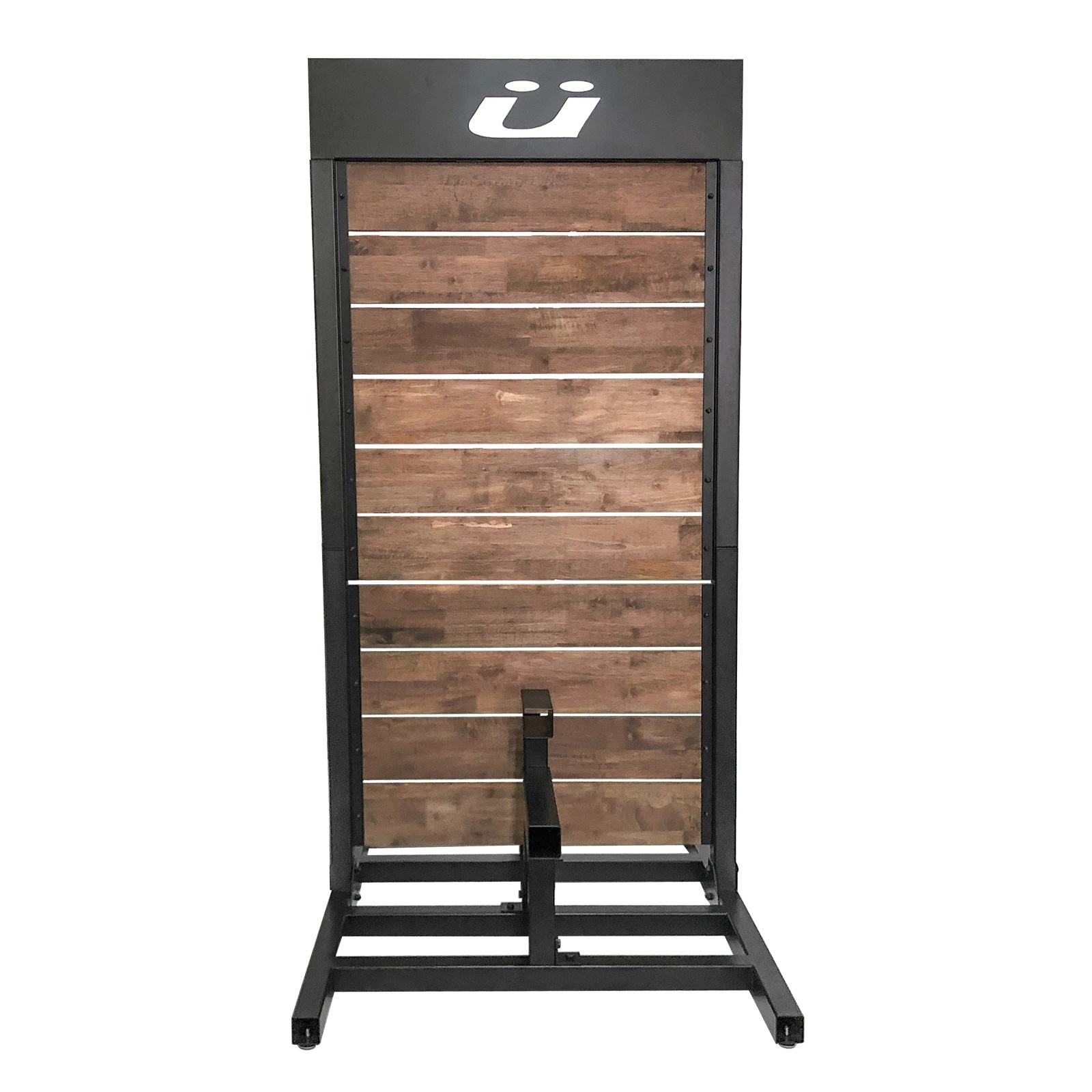 Noir + couleur naturelle en bois