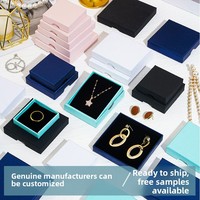 Boîte à bijoux carrée en stock pour emballage de badges commémoratifs et broches, rangement minimaliste pour bagues et colliers, modèle de boîte à boucles d'oreilles transfrontalière
