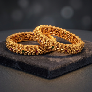 Achetez en ligne des bracelets classiques pour femmes de qualité export, motif plume antique, ouvrables, style Inde du Sud, plaqué or mat, sans nickel ni plomb - Product Image 2