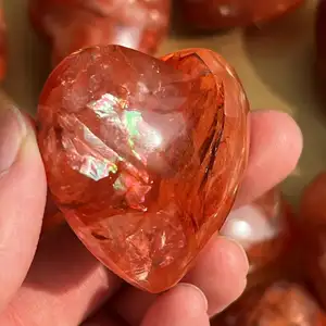 Toptan doğal kırmızı kuvars kristal kalp için yüksek kalite kırmızı yangın kuvars Hematoid kalp şifa