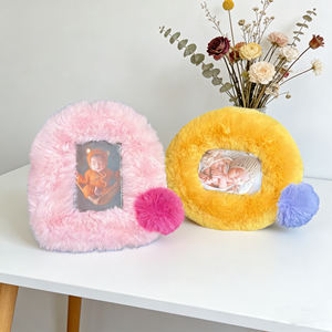 Joli <span class=keywords><strong>cadre</strong></span> <span class=keywords><strong>photo</strong></span> rond en peluche douce, mini <span class=keywords><strong>cadre</strong></span> <span class=keywords><strong>photo</strong></span> mignon avec pompon, petit <span class=keywords><strong>cadre</strong></span> <span class=keywords><strong>photo</strong></span> pour bureau, chambre, dortoir, décoration de la maison, cadeau - Product Image 1