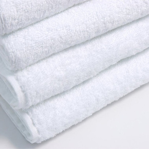 Ensemble de serviettes de bain, de visage et de mains en coton 100% de qualité hôtelière 5 étoiles, blanches, douces, absorbantes, imprimées, séchage rapide, luxe hôtelier, 400 g/m² - Product Image 4