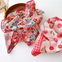 Écharpes et foulards imprimés de fleurs tendance, 58*58cm, tissu polyester, foulard carré en soie pour femmes, printemps et automne, foulard pour la tête
