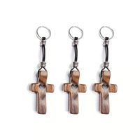 Llavero de madera con colgante de cruz de corazón, joyería, regalos cristianos, productos cristianos, recuerdos de bautismo, detalles de madera.