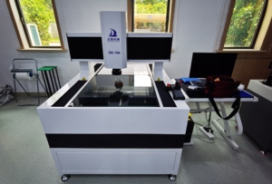 Machine de mesure optique visuelle CNC de haute précision Système de mesure vidéo à portique avec tension 220V Garantie 1 an - Product Image 6