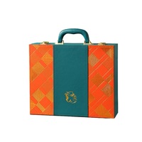 Boîte d'emballage cadeau de style valise à deux niveaux personnalisée haut de gamme avec poignée de fermeture magnétique pour emballage de thé, de gâteau de lune et de vin