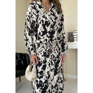 Elegante Conjunto de Traje de Crepé de Viscosa Estampado Beige y Negro para Mujer, Transpirable, Estilo Vestido Maxi de Manga Larga, Tallas Grandes, Atuendo de Moda - Product Image 2