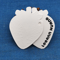 Étiquette en relief Étiquette suspendue Patch Wash Label en caoutchouc pour vêtements
