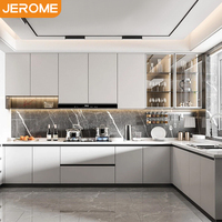 Meuble de cuisine modulaire personnalisé en panneaux plats gris clair mat en panneaux de particules avec plan de travail en pierre de marbre synthétique