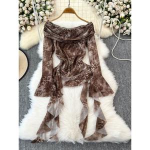 Streetwear magliette primaverili da <span class=keywords><strong>donna</strong></span> con scritte Tie tye stampate da <span class=keywords><strong>donna</strong></span> Vintage <span class=keywords><strong>T</strong></span>-<span class=keywords><strong>shirt</strong></span> con spalle scoperte a maniche lunghe da <span class=keywords><strong>donna</strong></span> all'ingrosso - Product Image 2