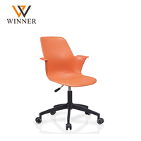 Chaise de formation moderne en plastique avec base trépied pour bureau, école, domicile et hôpital