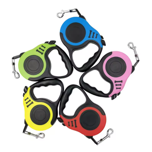 مقود كلب قابل للسحب للخدمة الشاقة-قفل أوتوماتيكي بمقبض مانع للانزلاق للكلاب والكلاب البالغة - Product Image 4