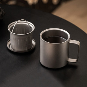 Copo de Chá de Titânio Puro com Separação de Água e Tampa, Design Minimalista de Alta Qualidade para Uso Doméstico e de Escritório - Product Image 1