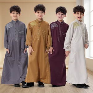 NOUVEAU DESIGN Thobes populaires pour hommes musulmans - Coton/Polyester Style Moyen-Orient Modèle MI_8361 Fabriqué au Pakistan par Mega Impex Service OEM - Product Image 2