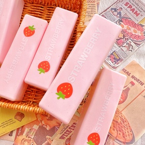 Orsetto Squishy a Forma di Bastoncino di Latte alla Fragola, Giocattolo Antistress a Lenta Risposta, Morbido in PU/Poliuretano, Gadget per Alleviare lo Stress Muscolare - Product Image 1