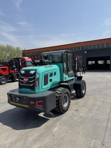 Forklift Listrik Kecil untuk Penggunaan Off-Road 4x4 4WD Kemampuan Medan Kasar Penuh - Product Image 3