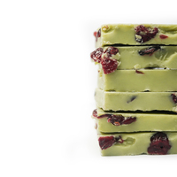 Proveedores de chocolate al por mayor barras de chocolate personalizadas de alta calidad chocolate Matcha con arándanos, disfruta de dulce y sedoso