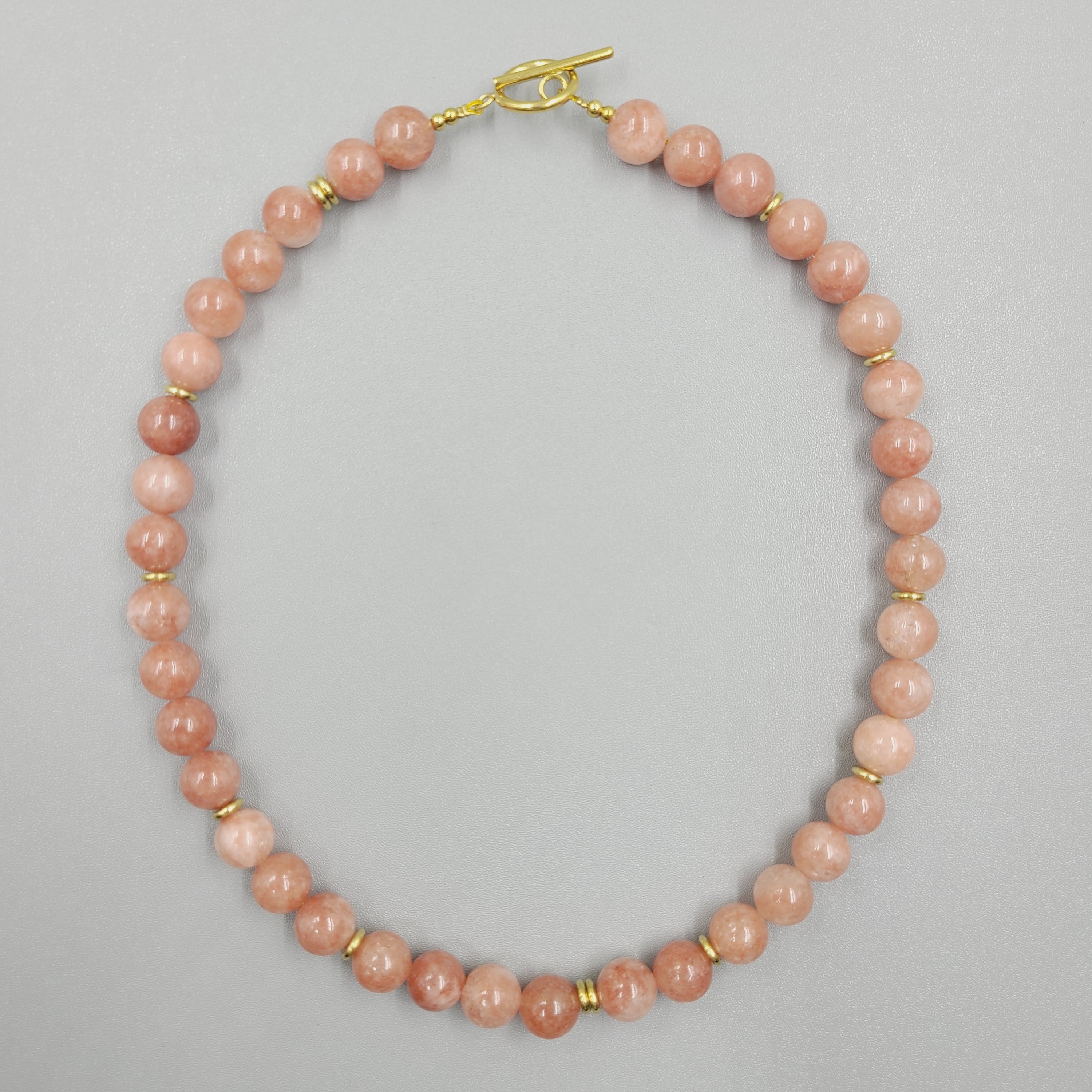 Collana in Calcedonio e Pietra del Sole