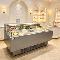 Réfrigérateur de pâtisserie sur mesure en acier galvanisé avec refroidissement par air pour présentation de desserts en boulangerie intérieure