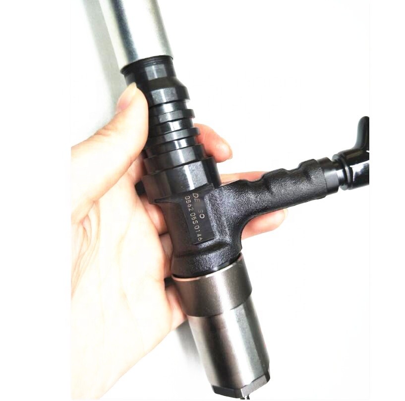 Injector 095000-056# common rail injector 095000-0560 6251-11-3100 for Komatsu PC200-7  PC400-7, PC450-8 WA500-6 excavator